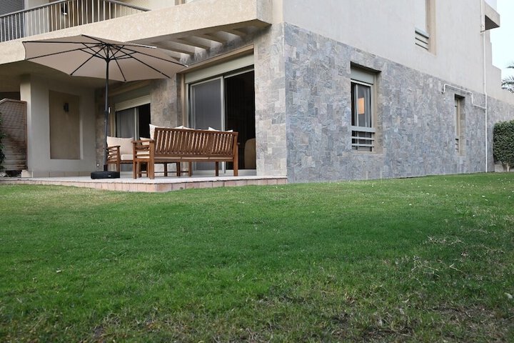 Hotel Exterior 15 of 15