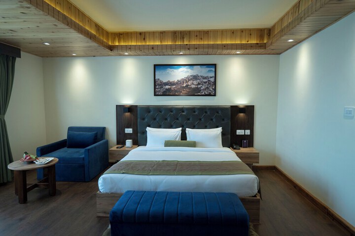 Room 12 of 40