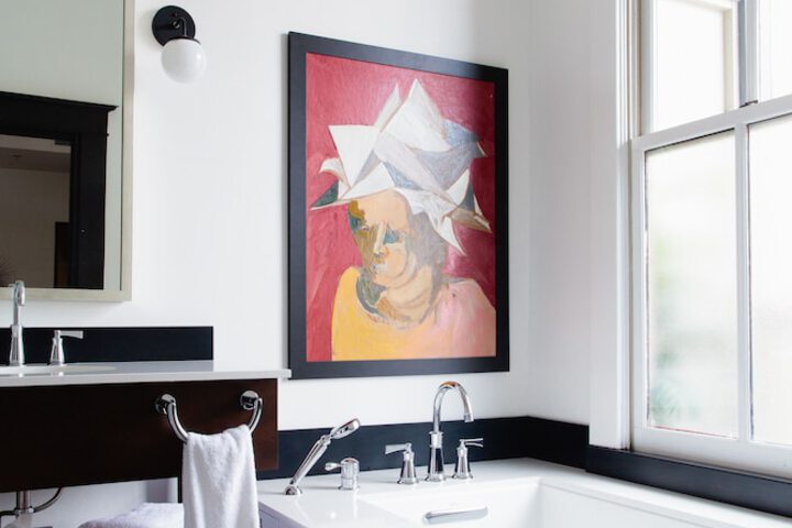 Deep soaking bathtub