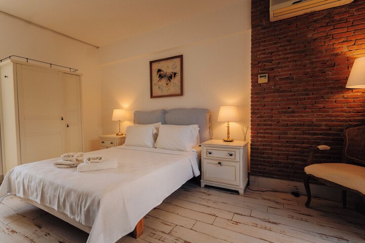 Room 5 of 45