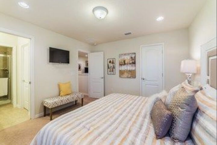 Room 8 of 23