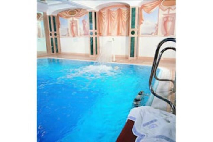Hotel with Pool