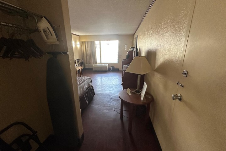 Room 22 of 86