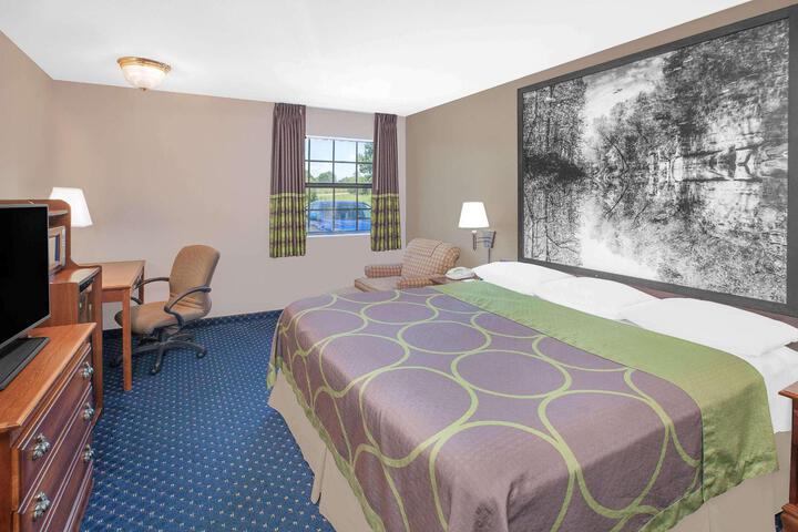 1 King Bed (8 of 13)