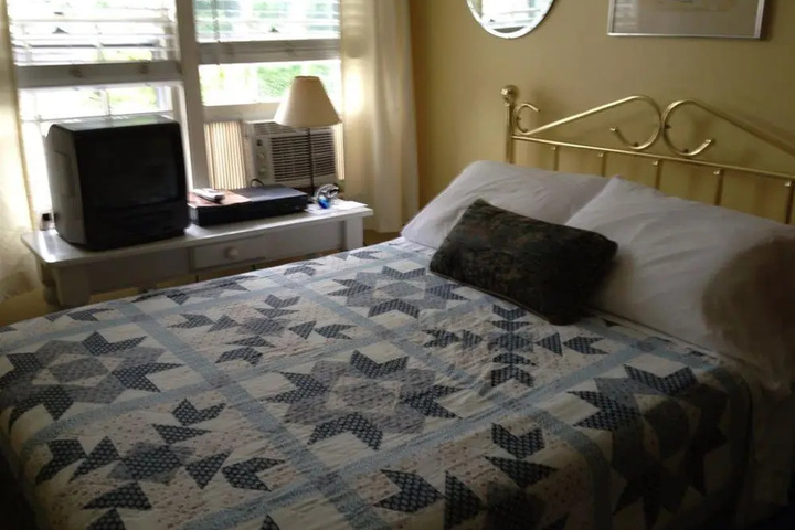 Room 4 of 5