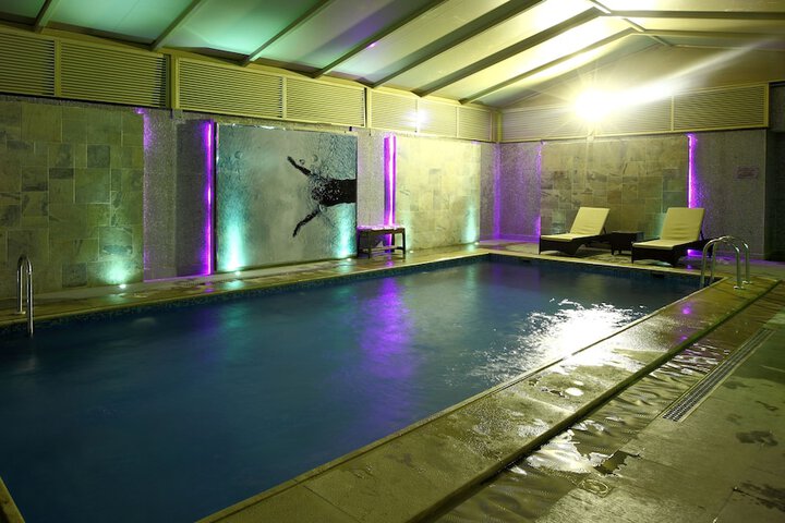 Hotel Pool