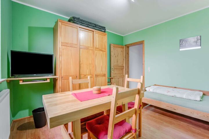 Room 13 of 40