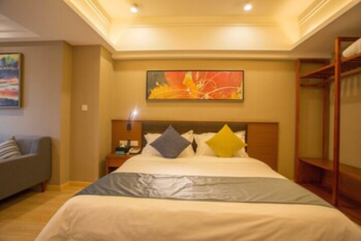 Room 53 of 70