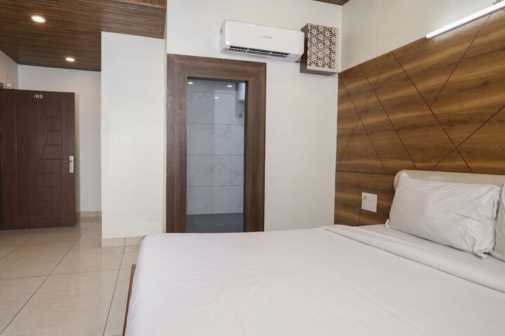 Room 3 of 13