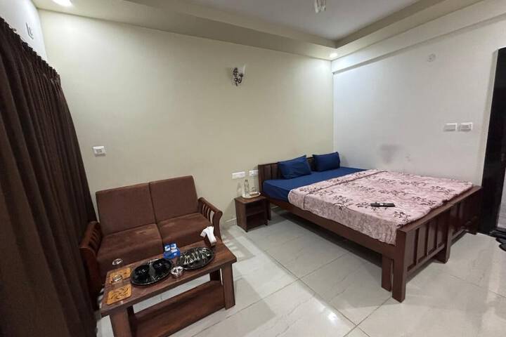 Room 4 of 23