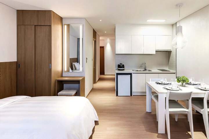 Room 3 of 181
