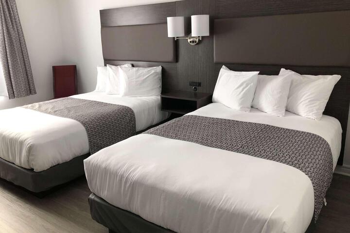 2 Double Beds No Pets (3 of 4)