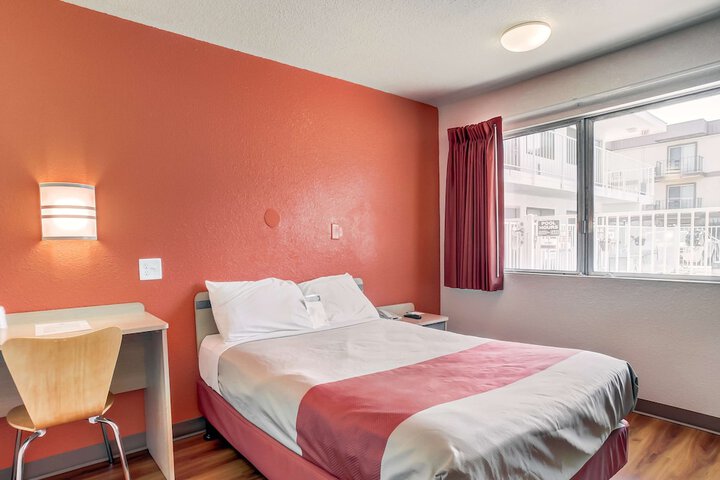 Room 8 of 29