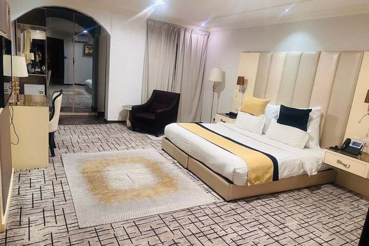 Room 6 of 26