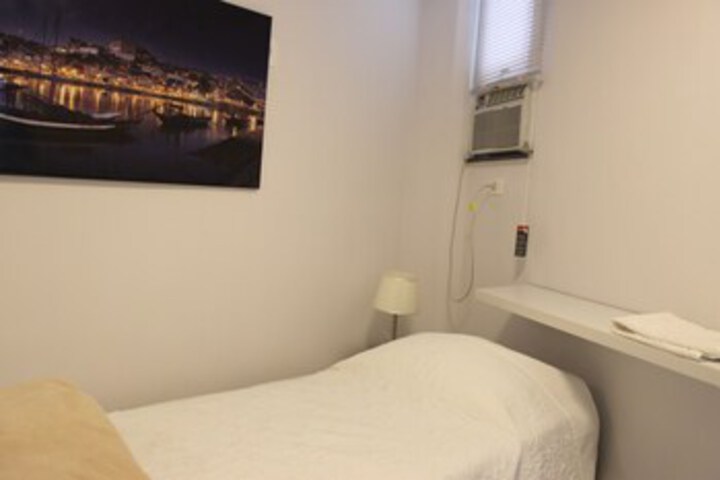 Room 17 of 41