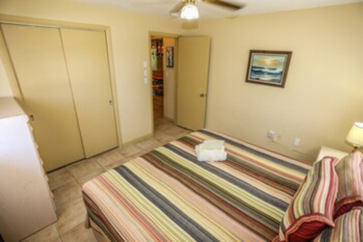 Room 28 of 34