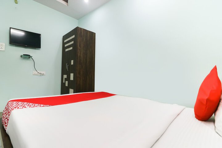 Room 12 of 22