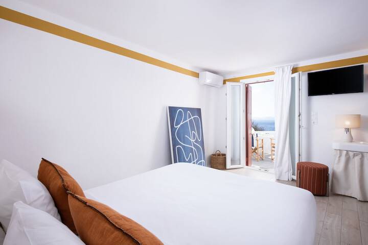 Room 3 of 92