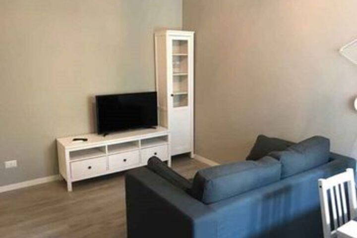 Room 11 of 18