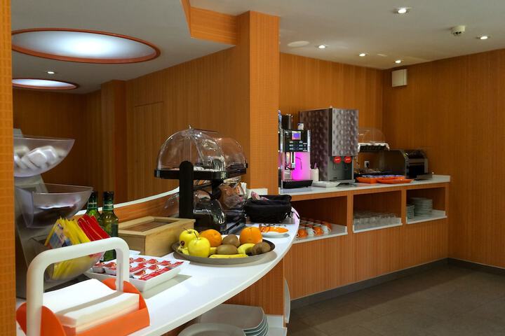 Breakfast/Coffee Service 57 of 60