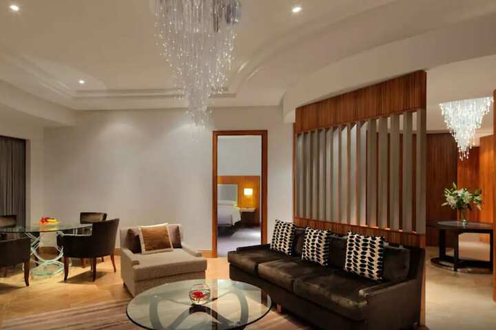 Room 15 of 167