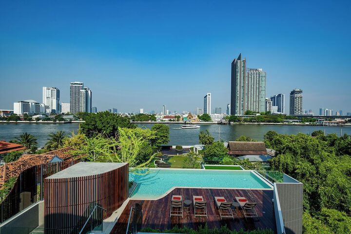 We Hotel Riverfront