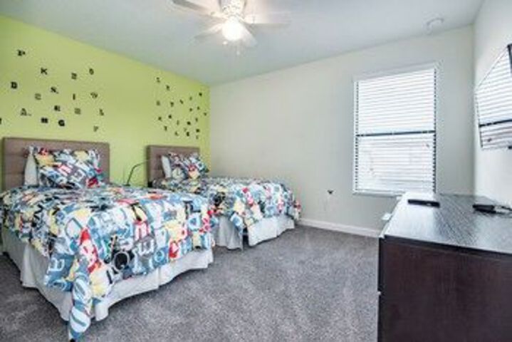 Room 6 of 24