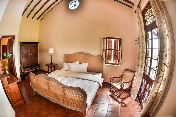 Room 4 of 19