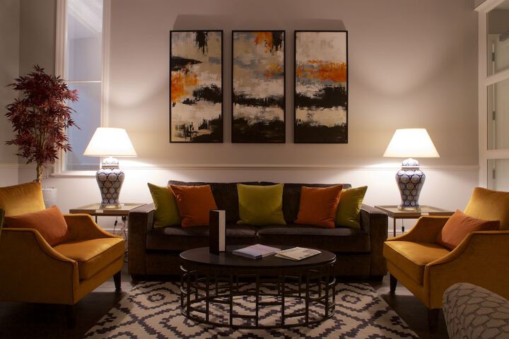 Lounge 69 of 82