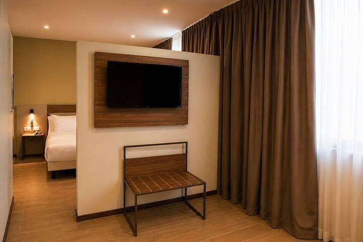 Room 32 of 59