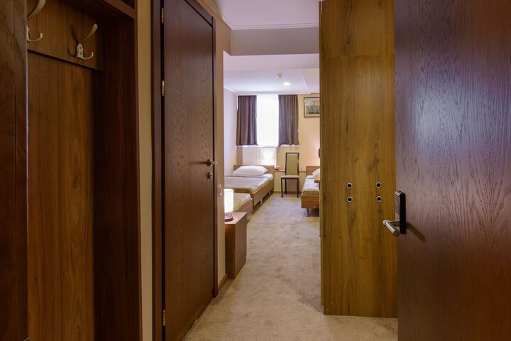 Room 10 of 41