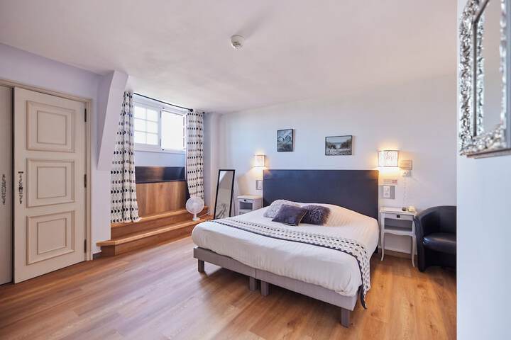 Room 44 of 62