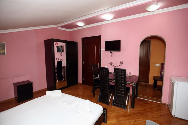 Room 50 of 107