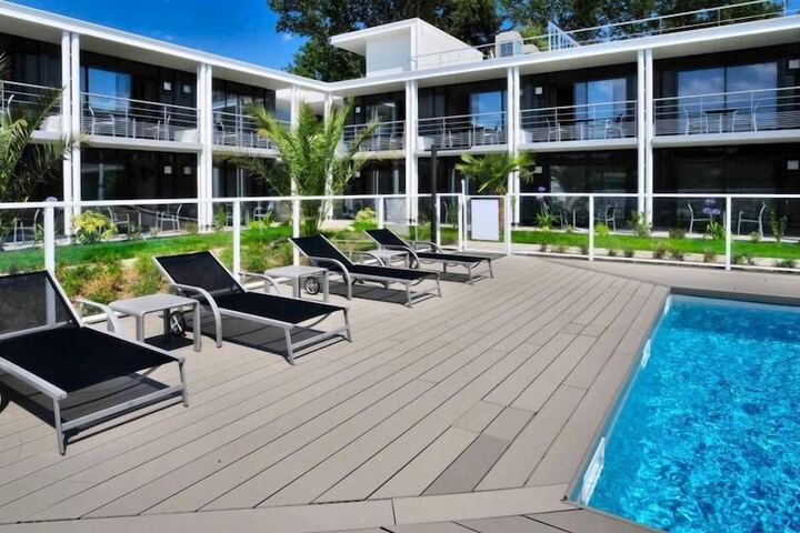 Sundeck