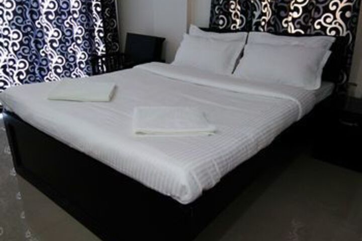 Room 10 of 25