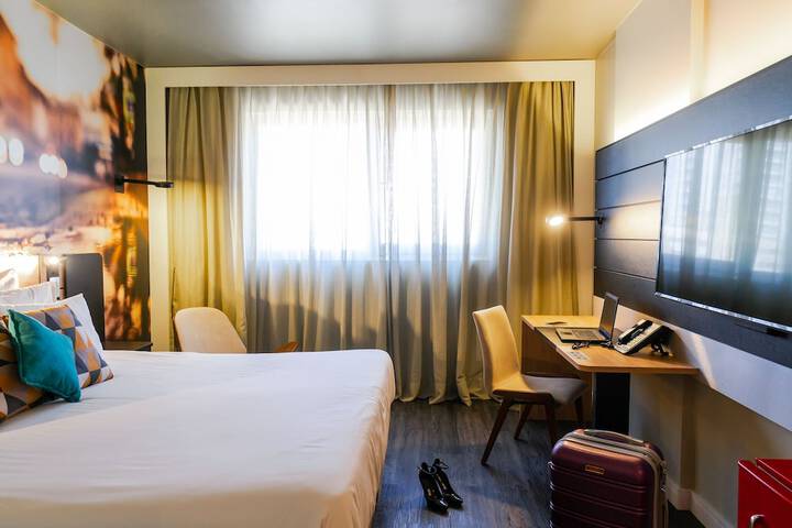 Room 25 of 164