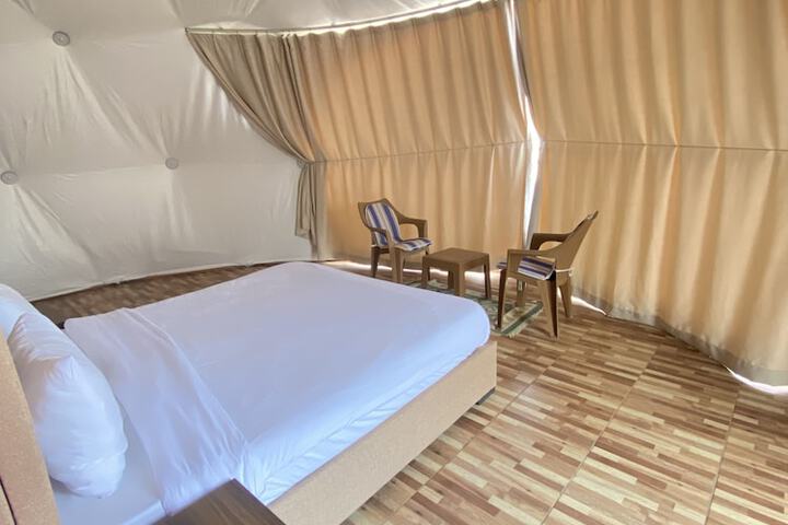 Room 48 of 122