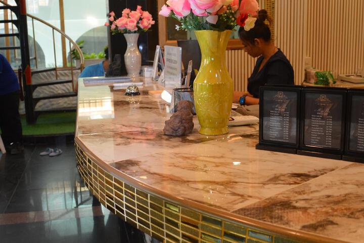 Entrance & Lobby