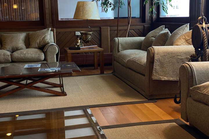 Entrance & Lobby