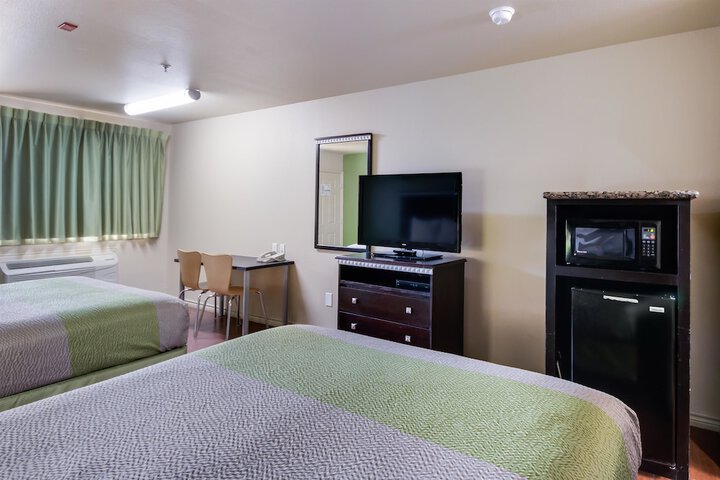 Room 14 of 37