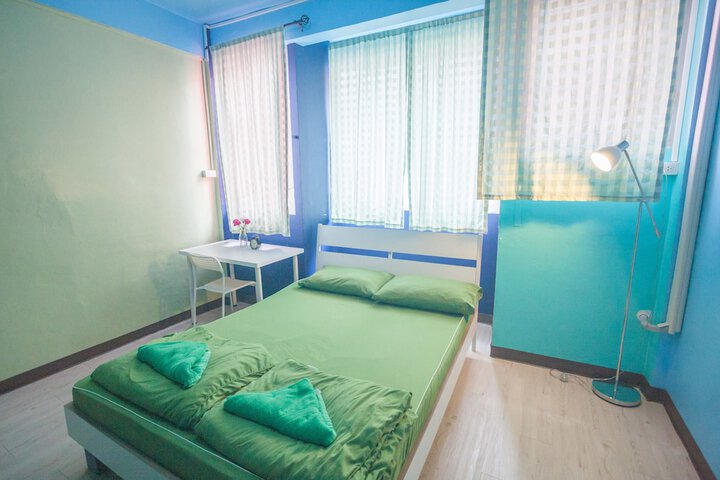 Room 12 of 76