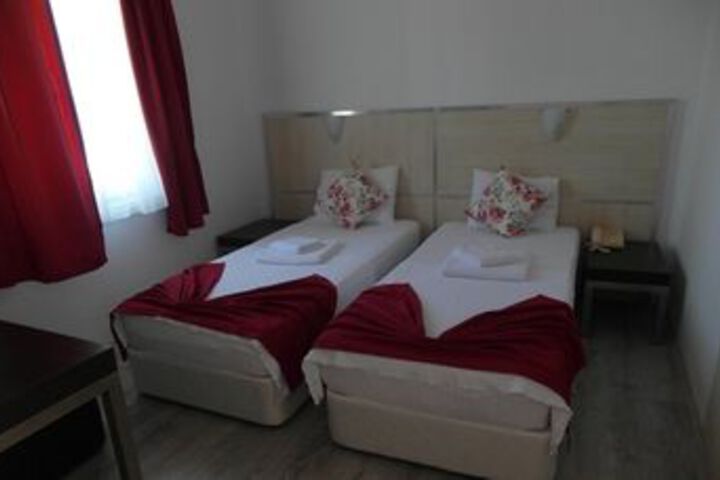 Room 35 of 94