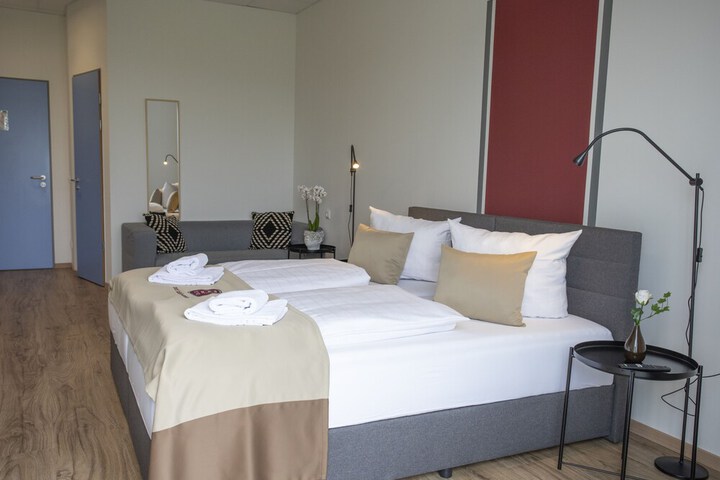 Room 10 of 26