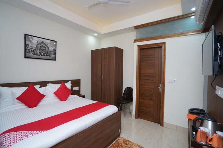 Room 4 of 31