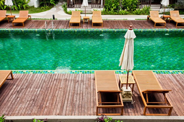 Hotel with Pool
