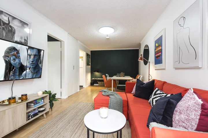 Room 2 of 12
