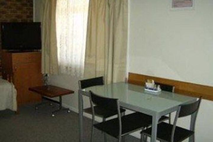 Room 10 of 15