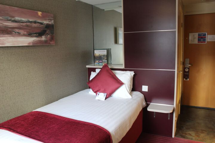 Room 17 of 44