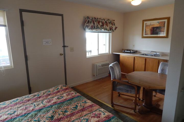 Room 6 of 35