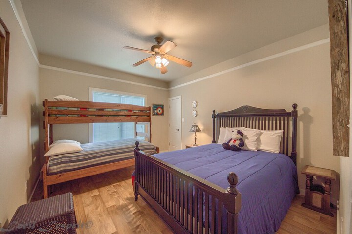 Room 3 of 29